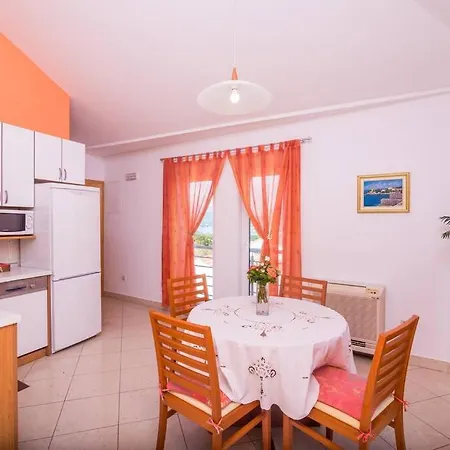 Modern With Swimming Pool - Penthouse Ragusa