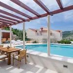 Modern With Swimming Pool - Penthouse دوبروفينك
