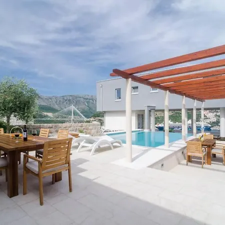 Apartment Modern With Swimming Pool - Penthouse